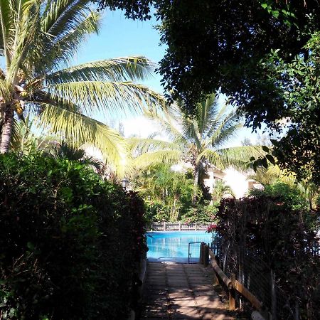 Beachfront 2 Bedroom-House - Tilacaze Flic-en-Flacq 外观 照片