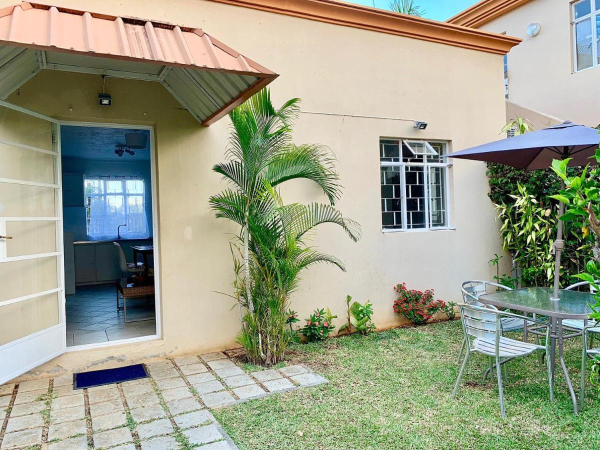 Beachfront 2 Bedroom-House - Tilacaze Flic-en-Flacq 外观 照片