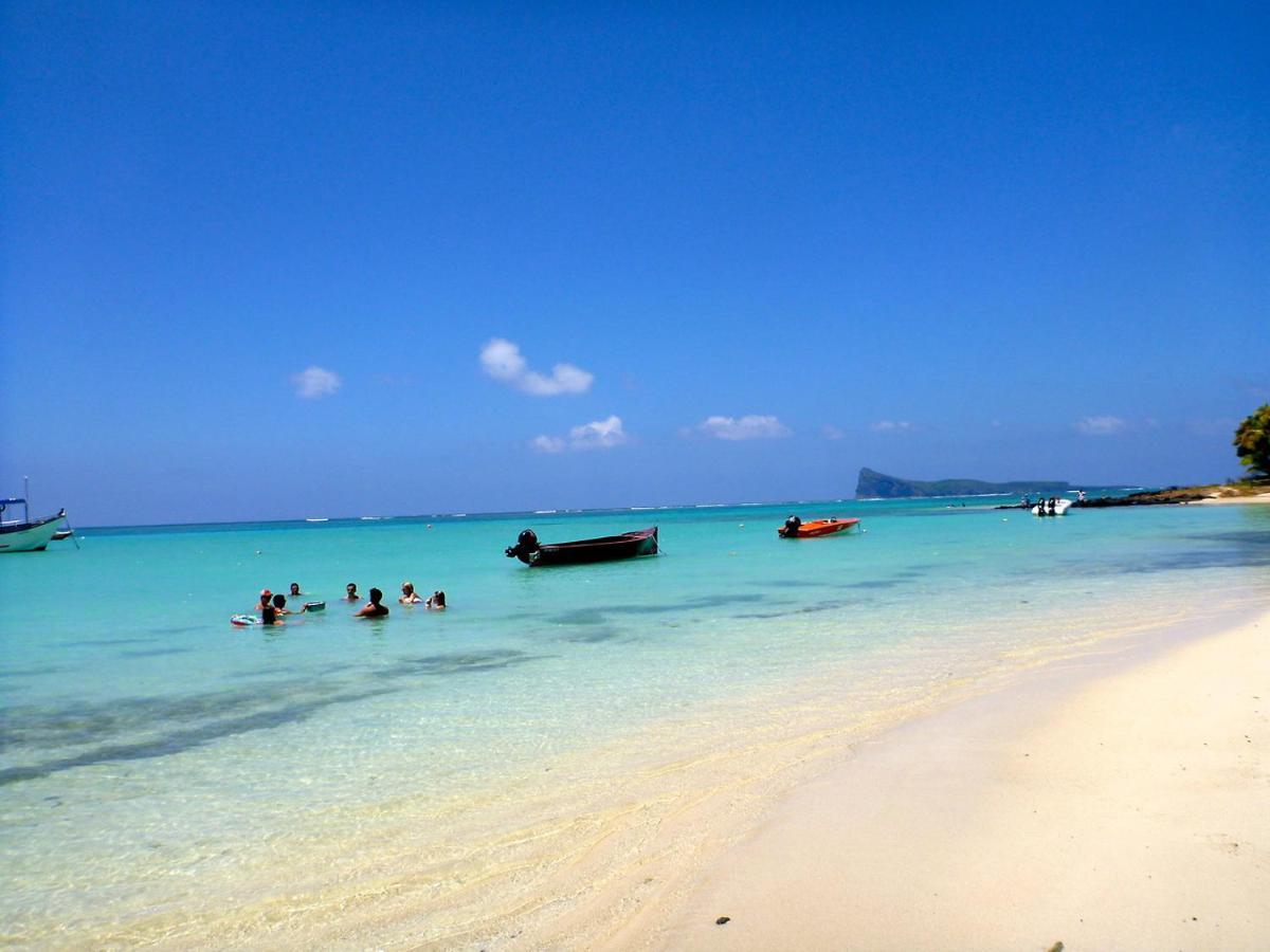 Beachfront 2 Bedroom-House - Tilacaze Flic-en-Flacq 外观 照片